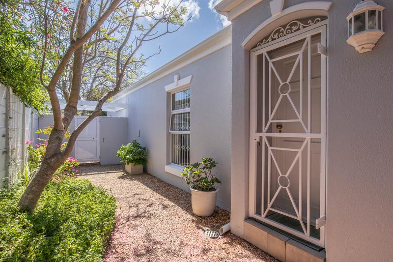 3 Bedroom Property for Sale in Meadowridge Western Cape